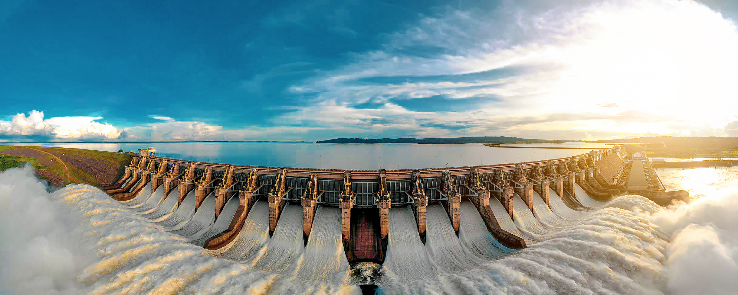 Usina Hidreletrica Vista Panoramica corte.jpg